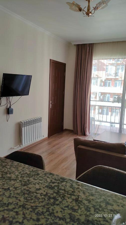 Dariana Apartment Batumi Bagian luar foto