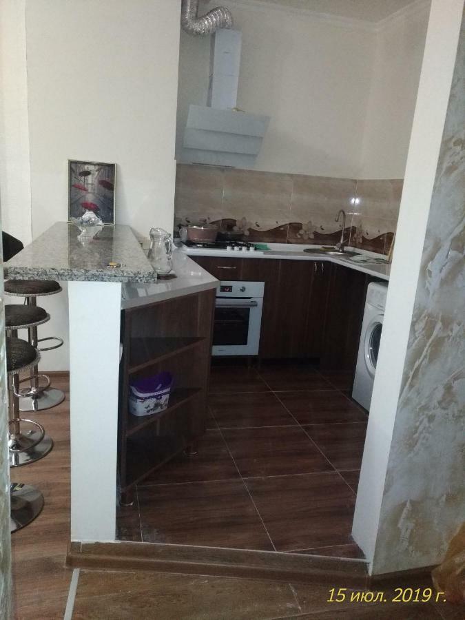 Dariana Apartment Batumi Bagian luar foto